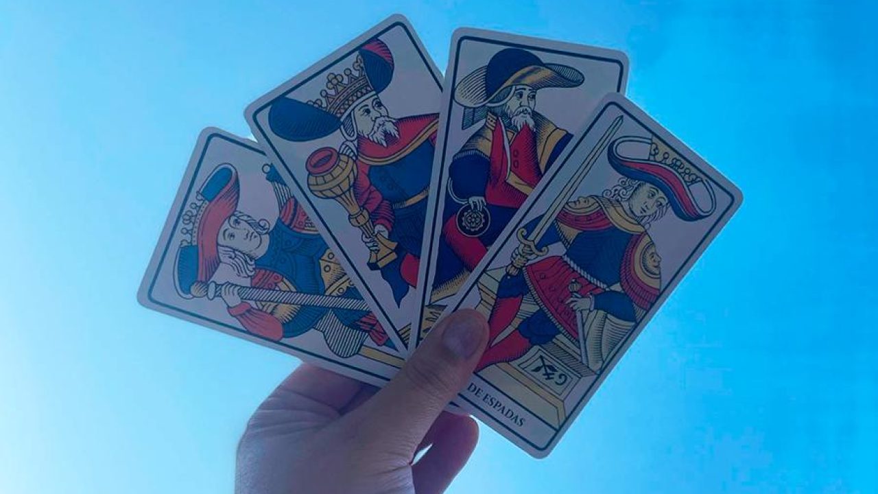 Quem são os reis e rainhas no baralho de cartas?
